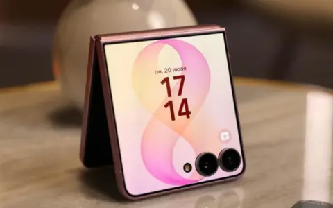 Samsung представила Galaxy Z Flip8 и Z Fold8/Ultra: новые складные смартфоны