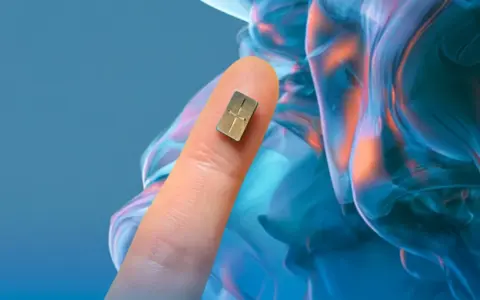 xMEMS представила миниатюрный твердотельный кулер XMC-1200 для умных очков