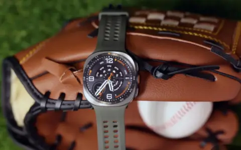 Samsung представила galaxy watch ultra2 и galaxy watch9 с яркими экранами и увеличенными батареями