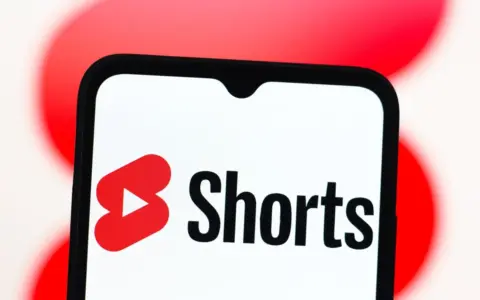 YouTube Shorts: Ускорение Воспроизведения и Отказ от Дизлайков