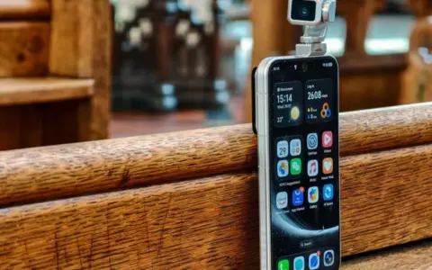 Honor представила Robot Phone с уникальной подвижной камерой