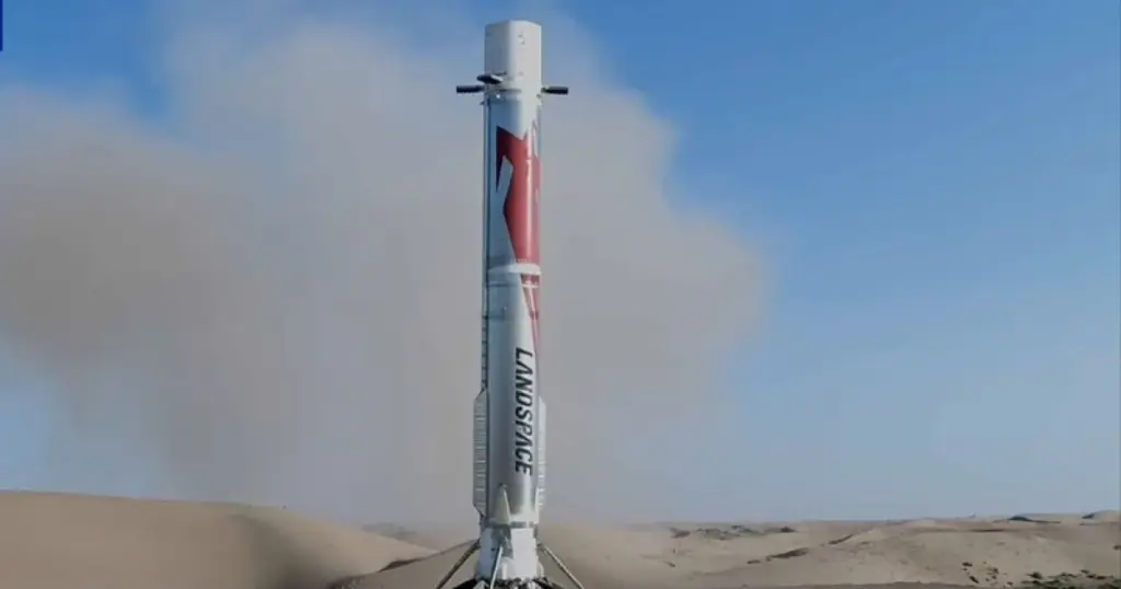 Китайская ракета Zhuque-3 успешно посадила первую ступень, но затем загорелась