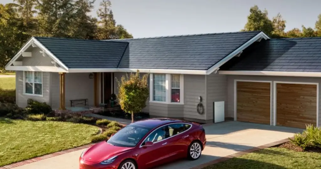 Tesla прекратила производство солнечной черепицы Solar Roof