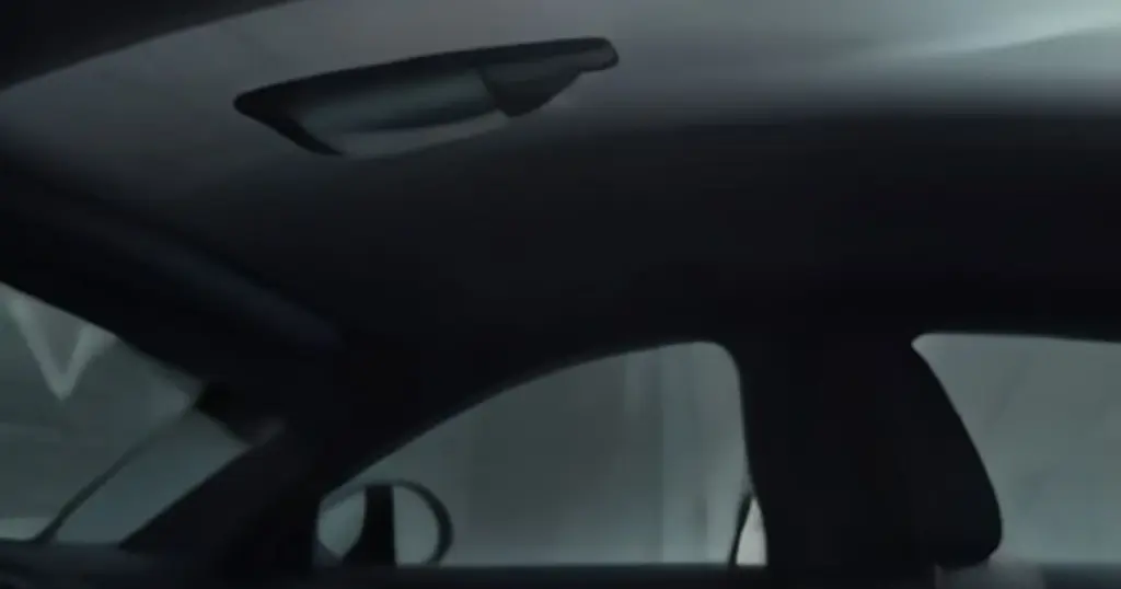Tesla отзывает почти 3 млн электромобилей в Китае: обновление ПО и предупреждающие наклейки