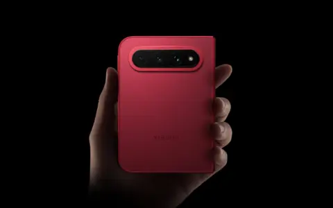 Xiaomi 18 Fold: широкоформатная раскладушка с дисплеями A4 бросает вызов складному iPhone