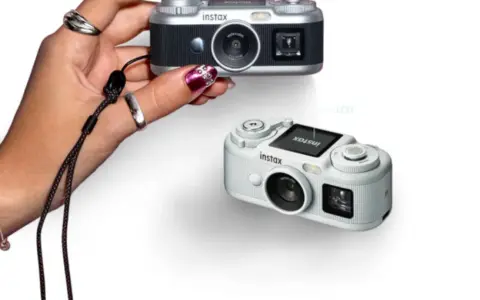 Fujifilm представила ультракомпактную камеру Instax Pal 2 в ретро-стиле
