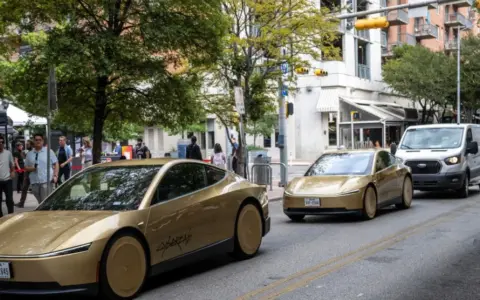 У Tesla Cybercab обнаружились секретные элементы ручного управления