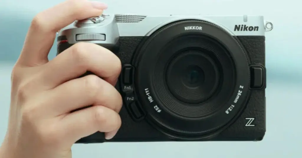 Nikon Z5 IIC: упрощённая полнокадровая камера для начинающих фотографов