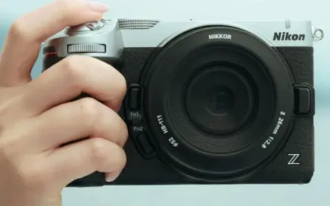 Nikon Z5 IIC: упрощённая полнокадровая камера для начинающих фотографов