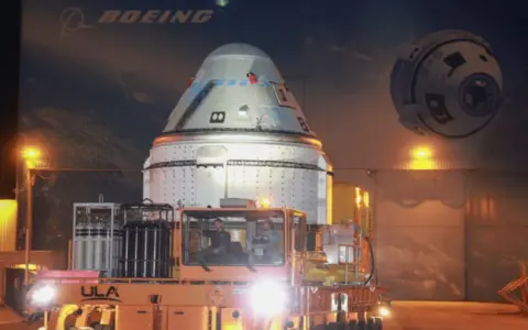 NASA возвращает boeing starliner в строй на фоне планов spacex завершить полёты crew dragon