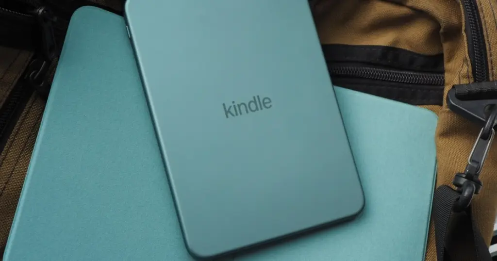 Amazon представила новые Kindle: тонкий дизайн, яркие цвета и заменяемые аккумуляторы