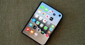 Apple тестирует прототипы iPhone Duo 2 с подэкранным Face ID